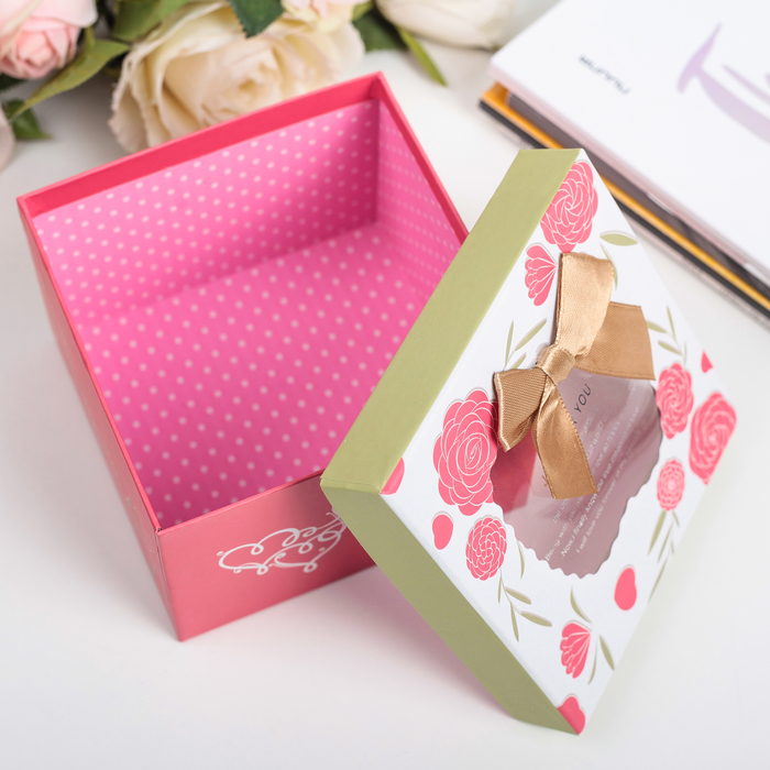 Коробка подарочная с окном 11,5 х 11,5 х 8,5 см