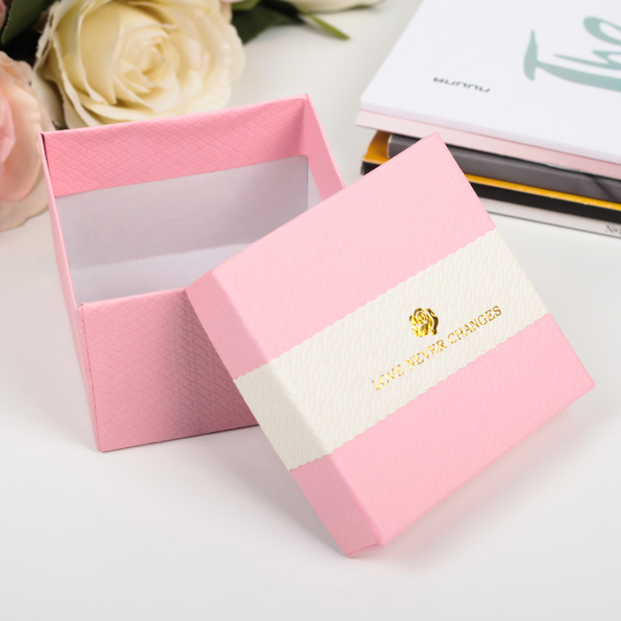 Коробка подарочная 9 х 9 х 6 см