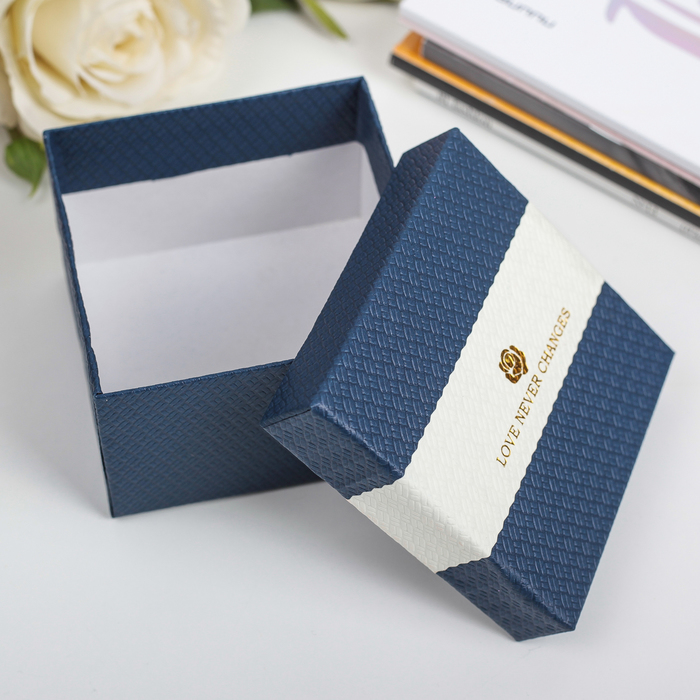 Коробка подарочная 9 х 9 х 6 см