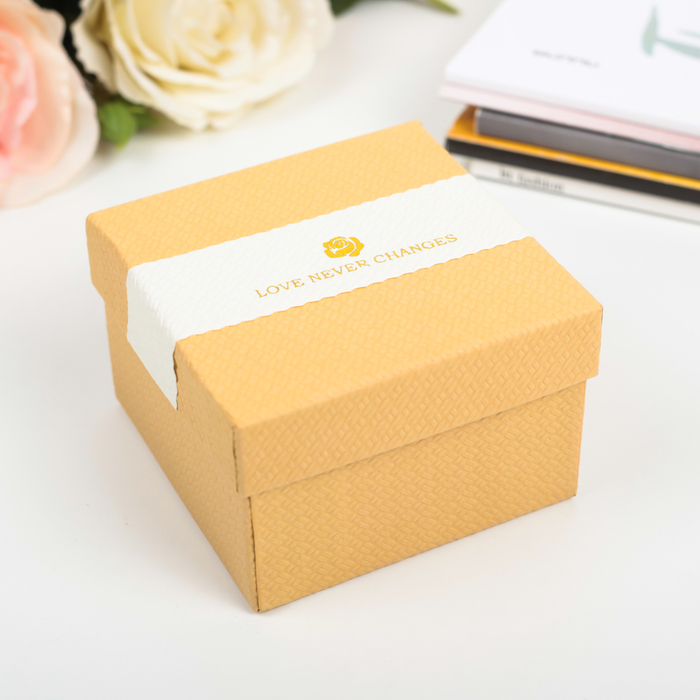 Коробка подарочная 9 х 9 х 6 см