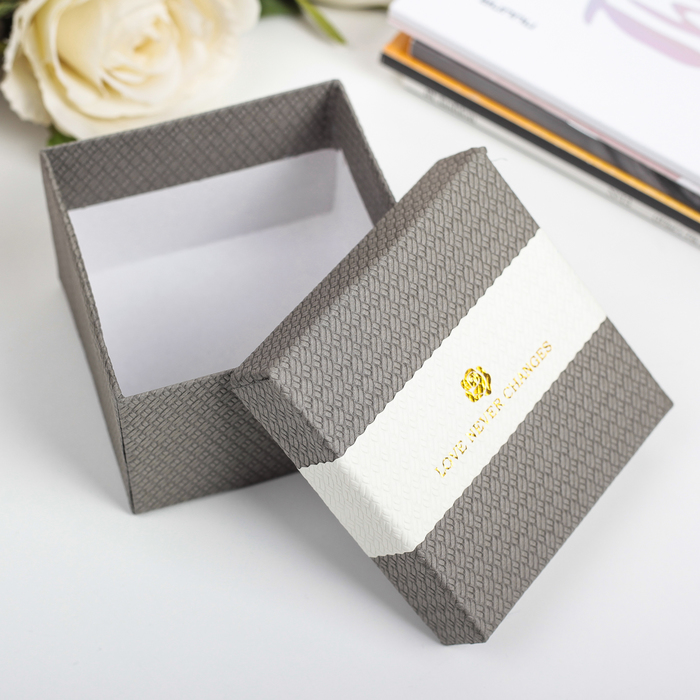 Коробка подарочная 9 х 9 х 6 см