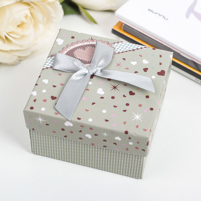 Коробка подарочная 9 х 9 х 6 см