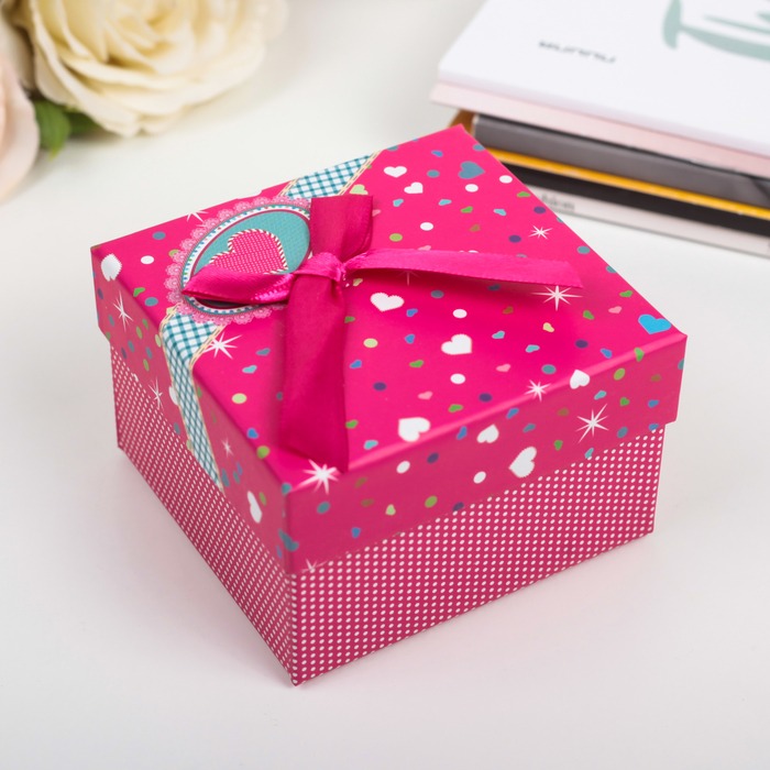 подарочные коробки. подарочные коробки уфа. подарочка коробка. подарочная коробка. яркая подарочная коробка.