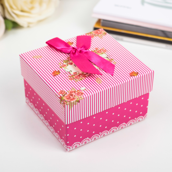 Коробка подарочная 9 х 9 х 6 см