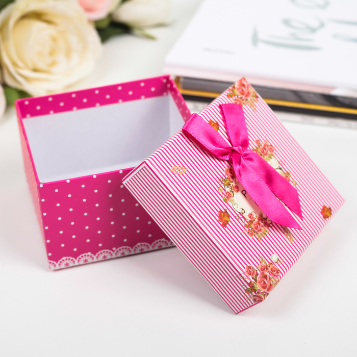 Коробка подарочная 9 х 9 х 6 см