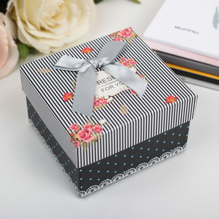 Коробка подарочная 9 х 9 х 6 см