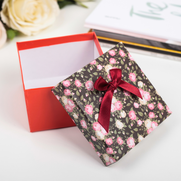 Коробка подарочная 9 х 9 х 6 см