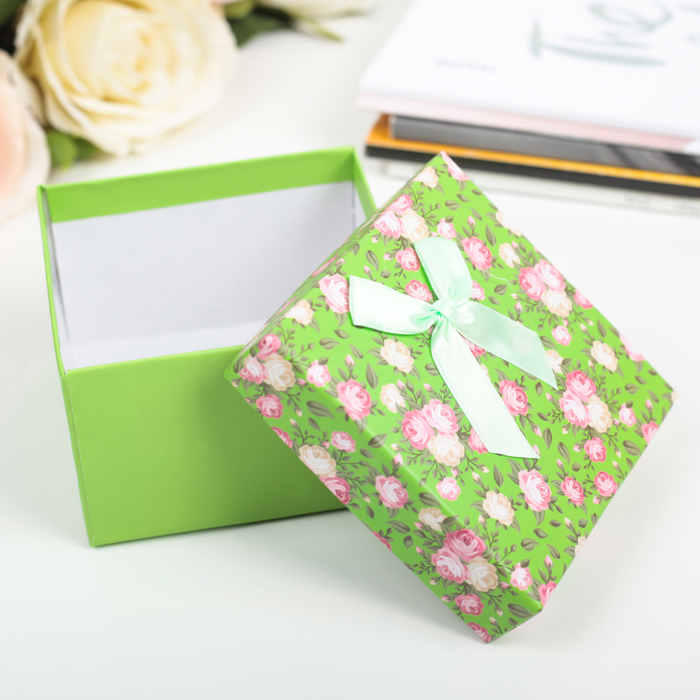 Коробка подарочная 9 х 9 х 6 см