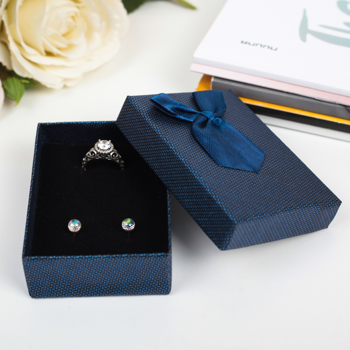 Коробка подарочная 7 х 9 х 2,5 см МИКС