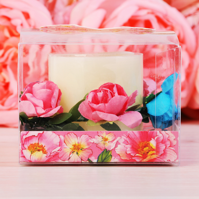 Подарочная свеча "Самой нежной и обаятельной", 7 х 7 см