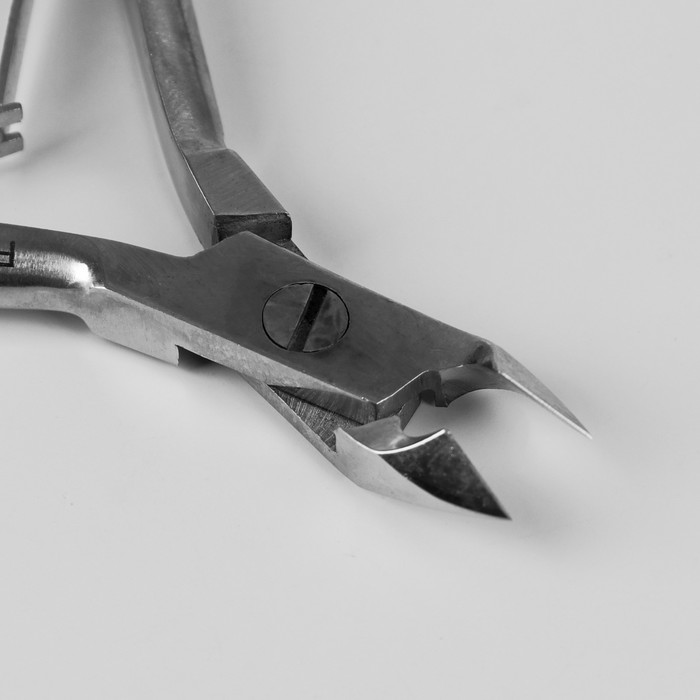 Кусачки маникюрные, двойная пружина, 10,5см, рабочая область-8мм, цвет серебристый