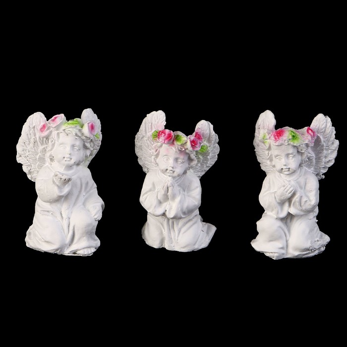 Сувенир полистоун "Белоснежный ангелочек в цветочном венке" в пакетике МИКС 4,7х2,9х2,5 см