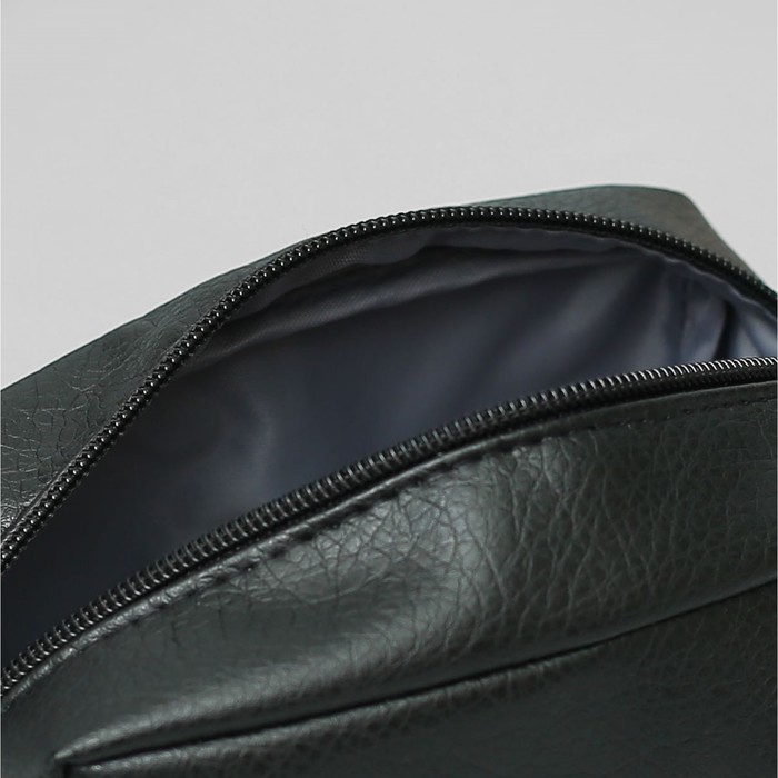 Косметичка дорожная, отдел на молнии, цвет чёрный