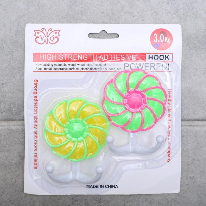 Набор двойных крючков  на липучке 2шт "Бабочка" 6x3x8,5 см, цвет микс