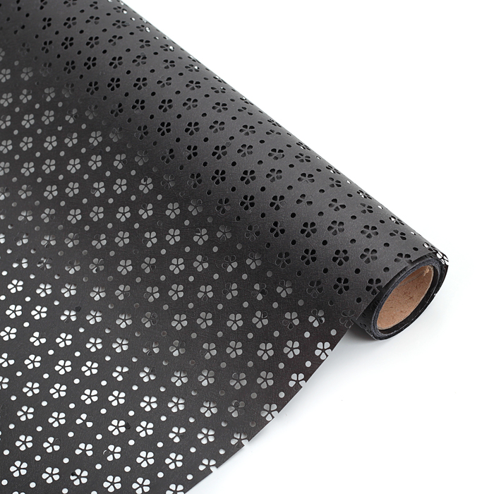 Фетр ламинированный с перфорацией "Цветочки", черный, 0,6 х 5 м
