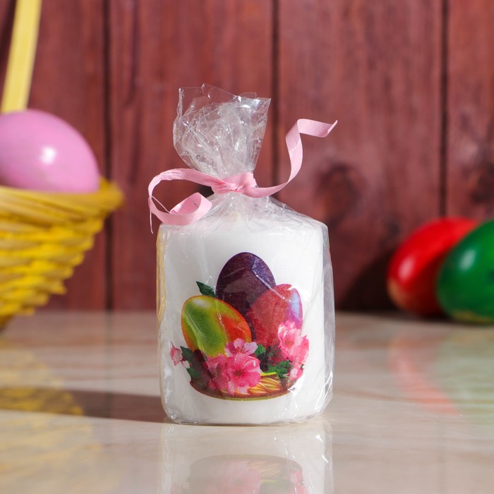 Свеча парафиновая с деколью "Три яичка в корзинке"