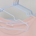 Вешалка-плечики для одежды детская с антискользящим покрытием, размер 30-34, цвет синий - Фото 3