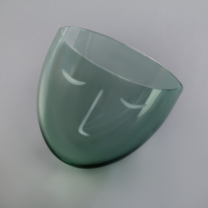 Набор посуды: бутыль 850 мл, стакан 200 мл