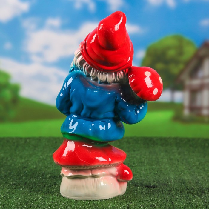 Садовая фигура "Гном с трубкой" цветной МИКС