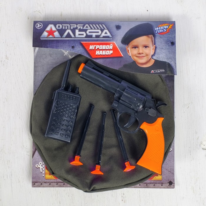Игровой набор оружия, с головным убором "Отряд Альфа" (пистолет, рация, берет, присоски 3 шт.)