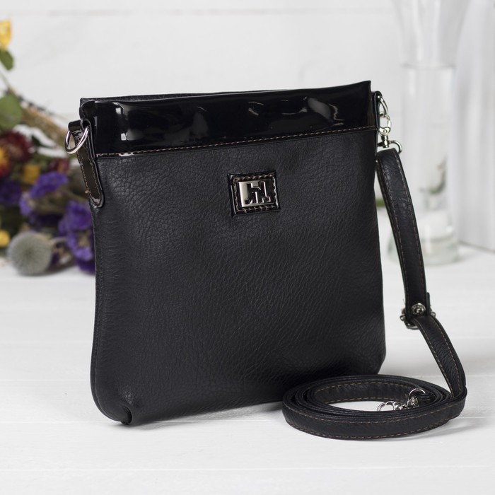 Сумка женская, отдел на молнии, наружный карман, длинный ремень, цвет чёрный