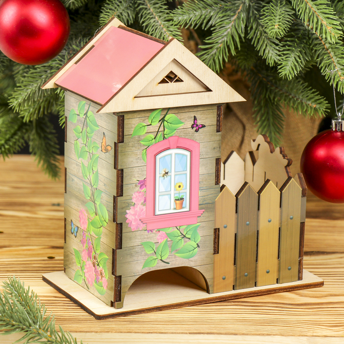 Чайный домик "Домик с забором" цветной 12х13х19,5 см