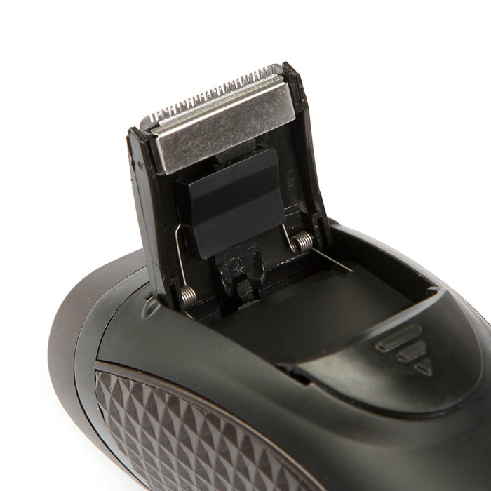 Бритвенный набор LuazON LBR-08, бритва с 3 плавающими головками + триммер, чёрный