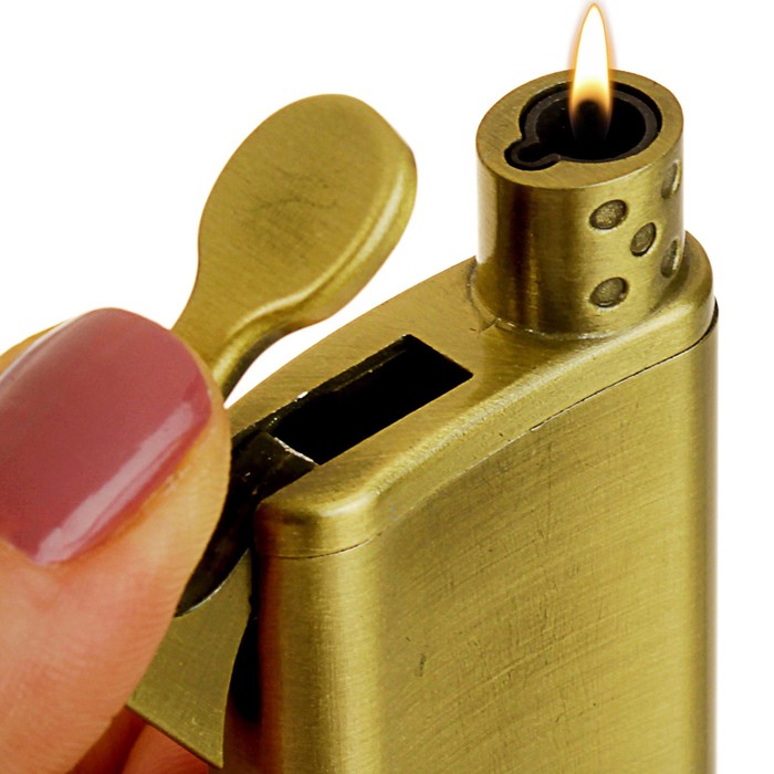 Зажигалка в карт. коробке газ золотая с вставкой "Спорткар" хром 3,5*6,5см