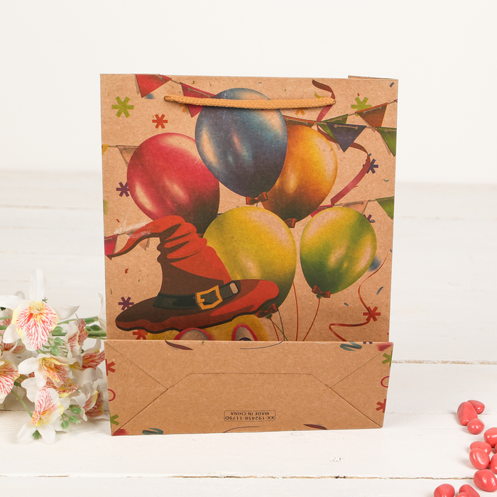 Пакет крафт "С праздником", 19 х 8 х 24,5 см