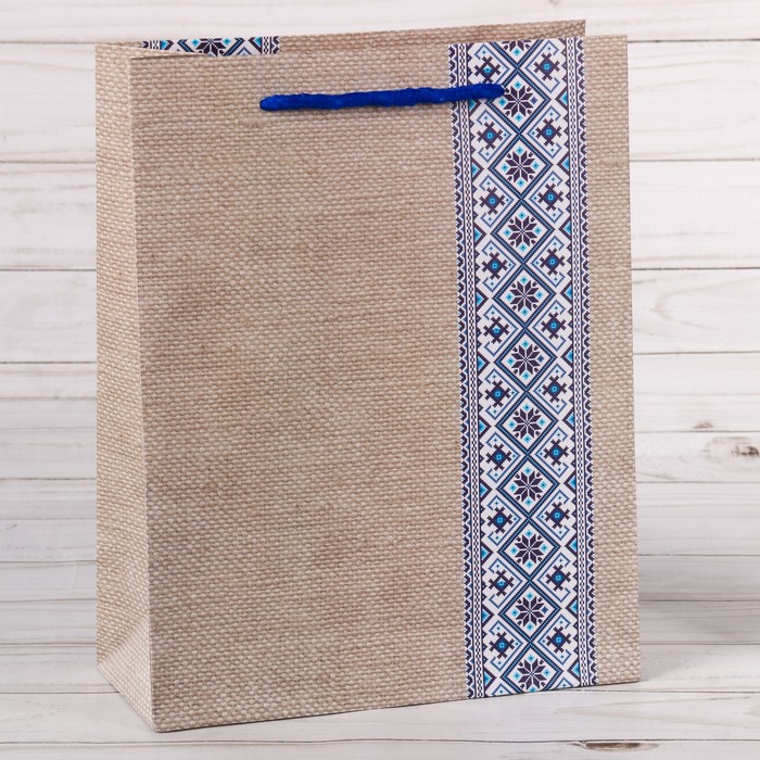 Пакет ламинированный вертикальный «Нарядный», MS 18 × 23 × 8 см