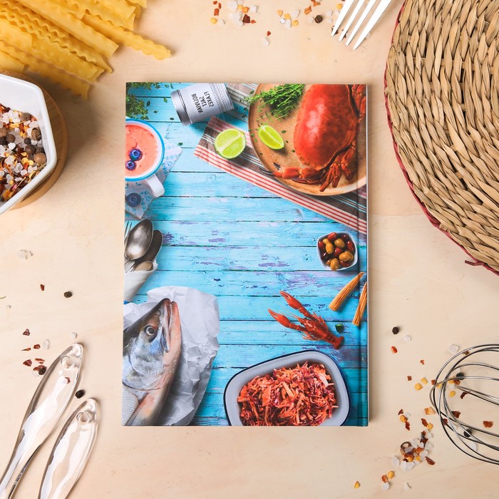 Кулинарная книга, силиконовая лопатка и кисточка "Вкусная еда - залог счастливой жизни!"