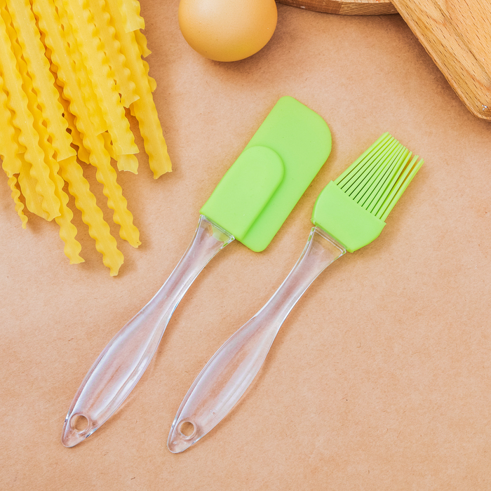 Кулинарная книга, силиконовая лопатка и кисточка "Вкусная еда - залог счастливой жизни!"