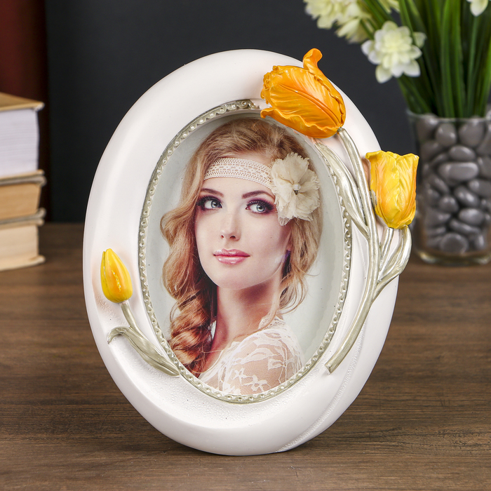 Фоторамка полистоун 10х15 см "Тюльпаны" белая 19х16х2,5 см