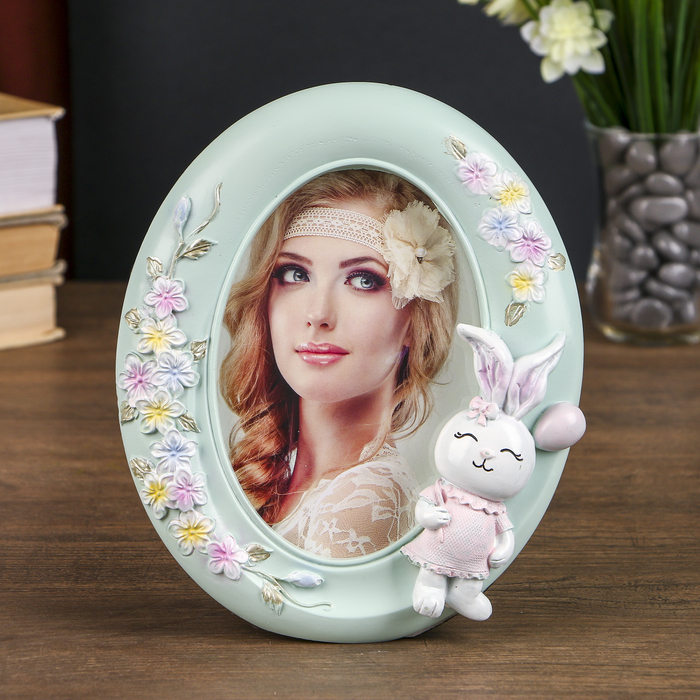 Фоторамка полистоун 10х15 см "Зайка с шариком и незабудки" голубая 19х16х2,5 см