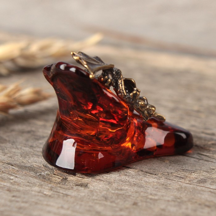 Сувенир из латуни и янтаря "Дракон"