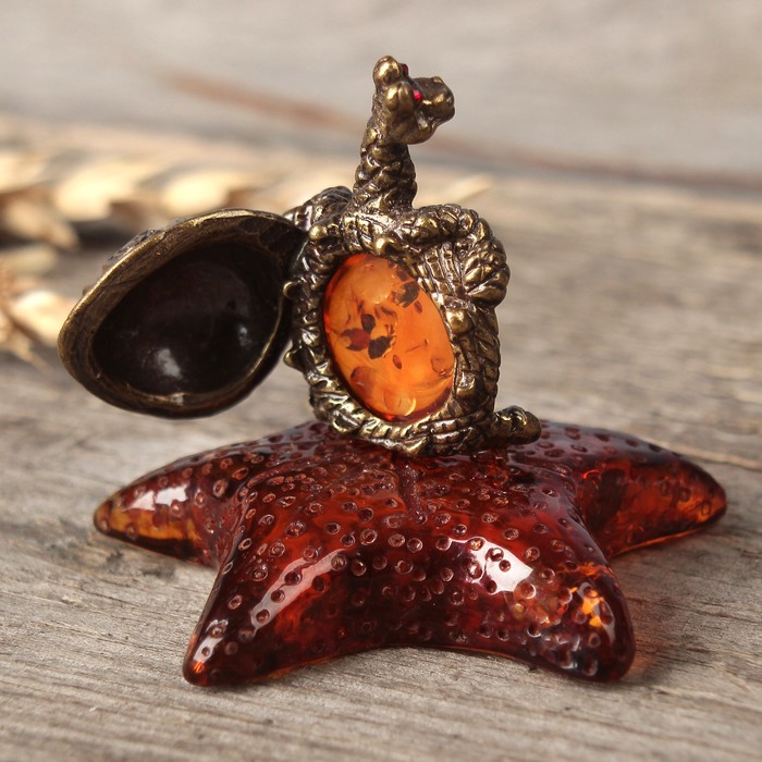 Сувенир из латуни и янтаря "Черепаха на звезде"