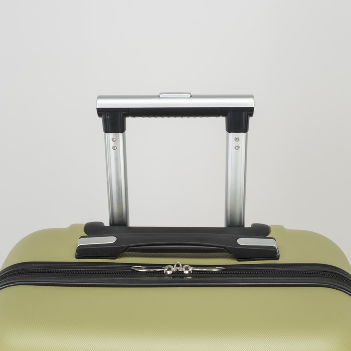 Чемодан средний на молнии 24", 1 отдел, 4 колеса, кодовый замок, цвет оливковый