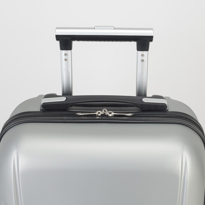 Чемодан малый на молнии 20", 1 отдел, 4 колеса, кодовый замок, цвет серебристый