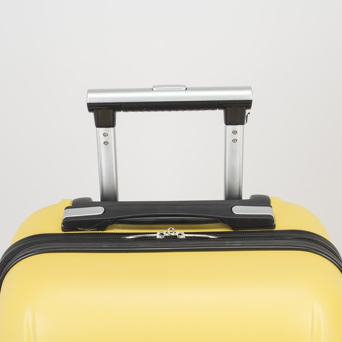 Чемодан малый на молнии 20", 1 отдел, 4 колеса, кодовый замок, цвет жёлтый