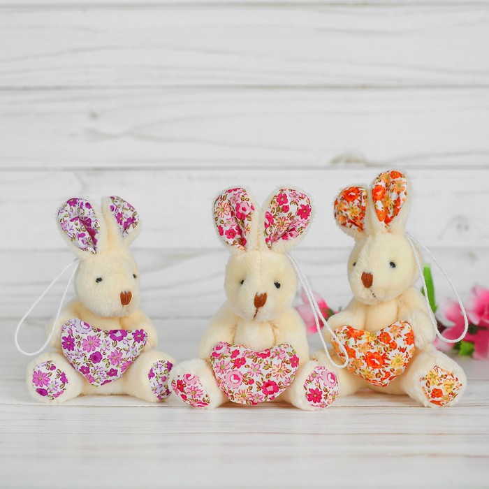 Мягкая игрушка-подвеска "Зайка" сердце и ушки в цветочек, цвета МИКС