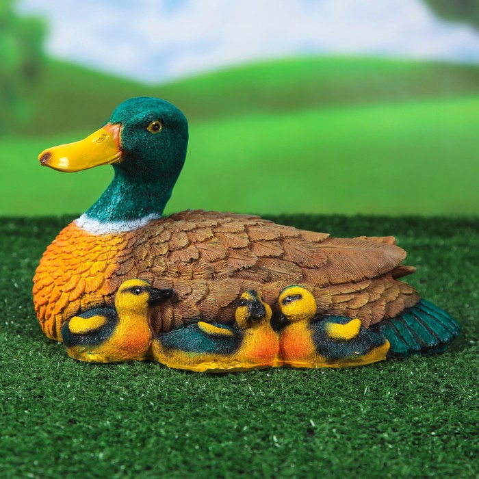 Садовая фигура "Утка с утятами" зелёно-коричневая