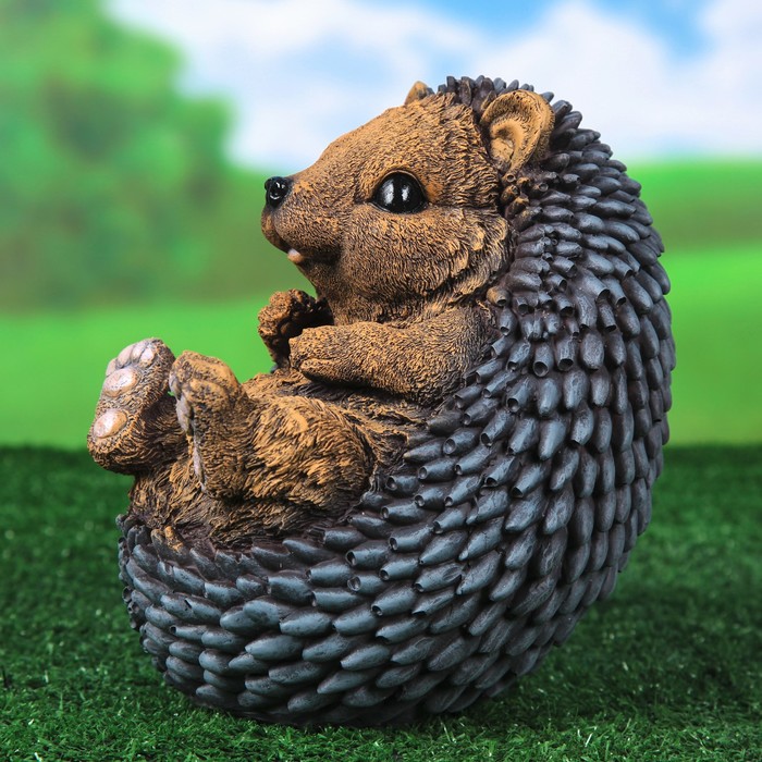 Садовая фигура "Ёжик на спине большой"