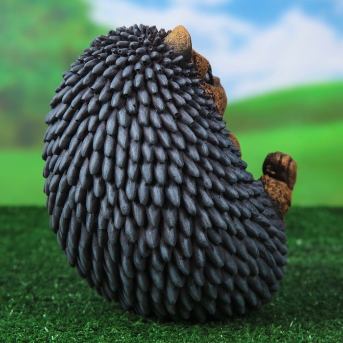 Садовая фигура "Ёжик на спине большой"
