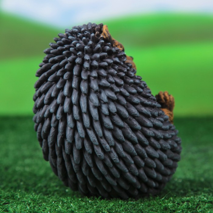 Садовая фигура "Ёжик на спине малый"