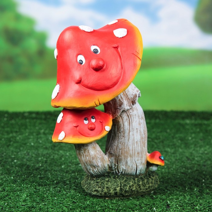 Садовая фигура "Мухоморы"