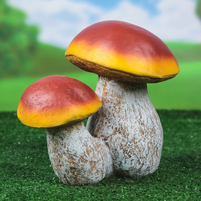 Садовая фигура "Пара боровиков"