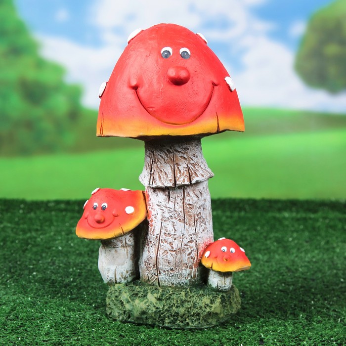 Садовая фигура "Три весёлых мухомора"