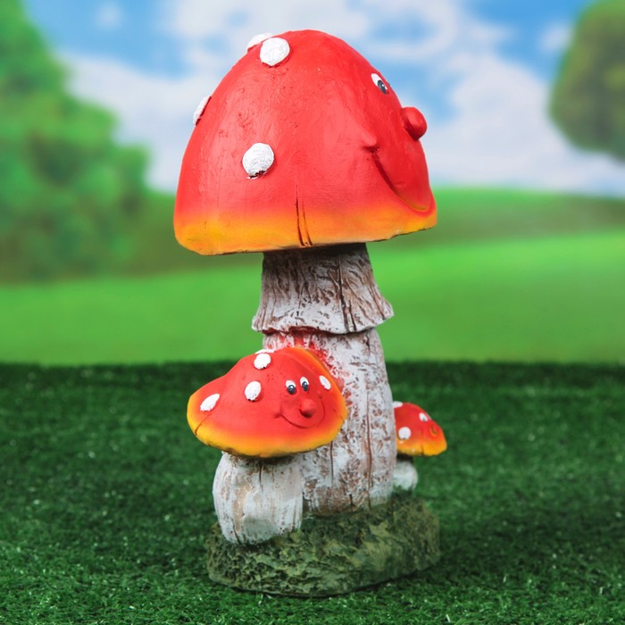 Садовая фигура "Три весёлых мухомора"