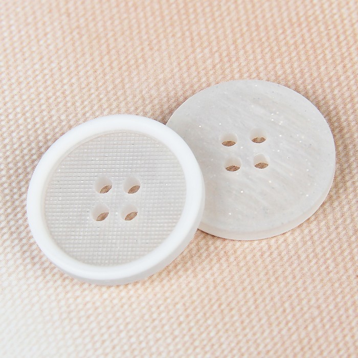 Пуговица костюмная, 4 прокола, 23мм, цвет белый