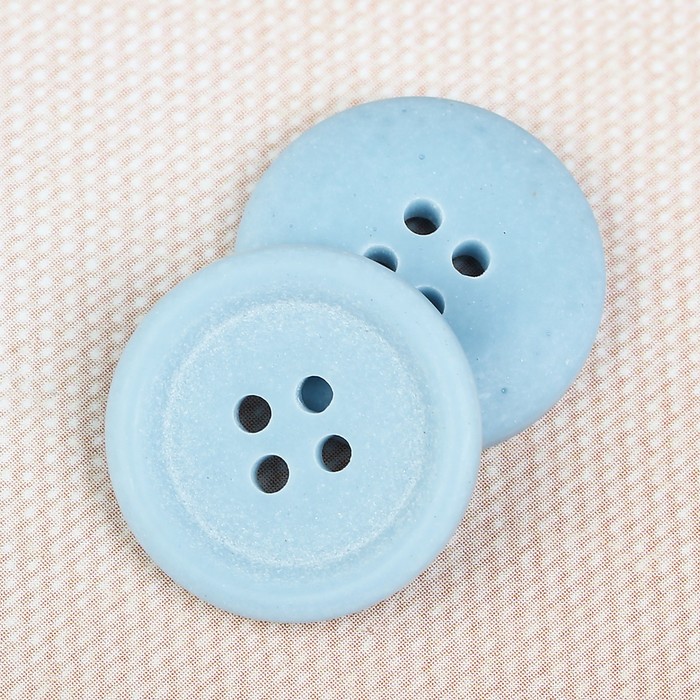 Пуговица костюмная, 4 прокола, 18мм, цвет голубой
